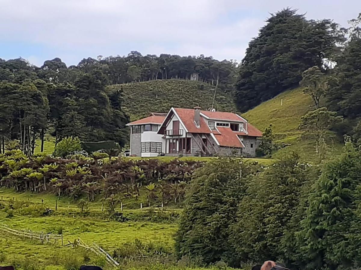 Chacara Com Wi-Fi, Churrasqueira E Lazer Em กุนญา ภายนอก รูปภาพ